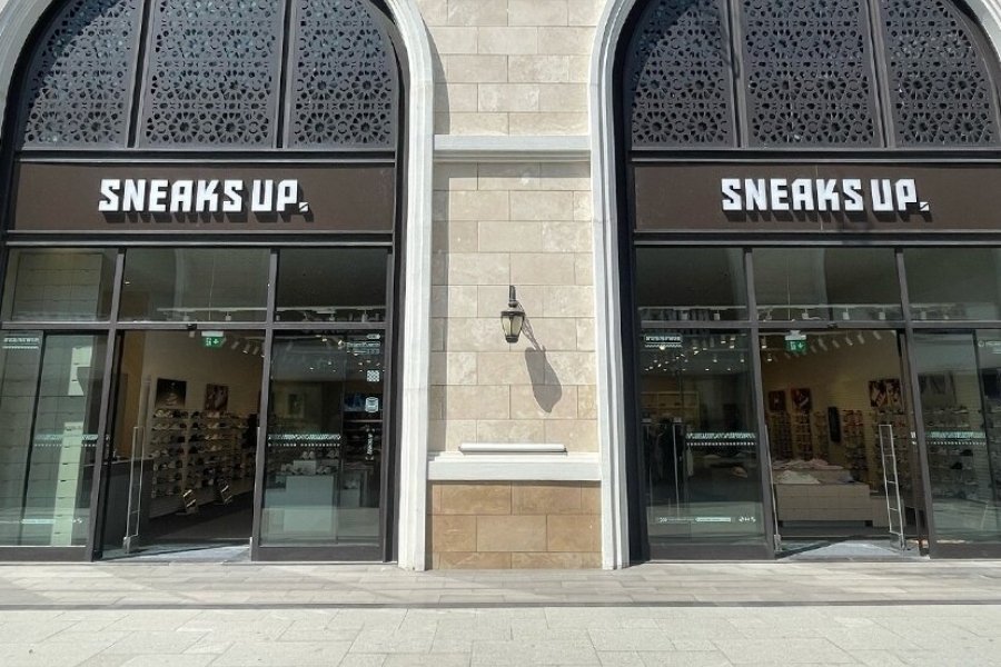 Sneaksup - Antalya Land Of Legends