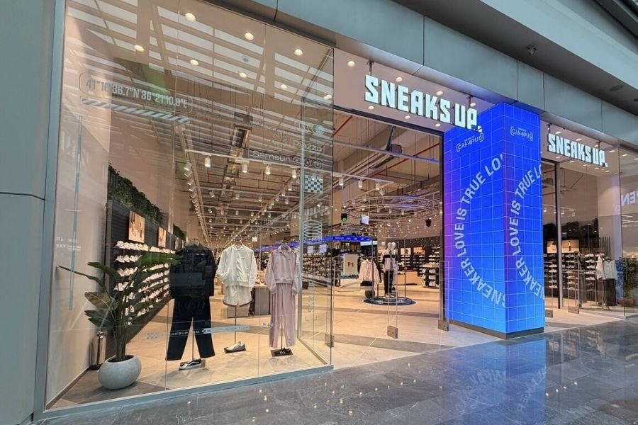 Sneaks Up- Samsun Piazza Avm