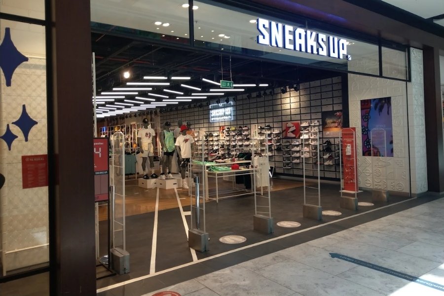 Sneaks Up- istanbul Marmara Forum Avm