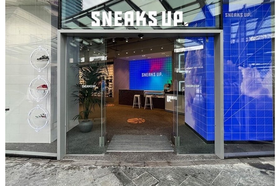 Sneaks Up- istanbul Kanyon Avm