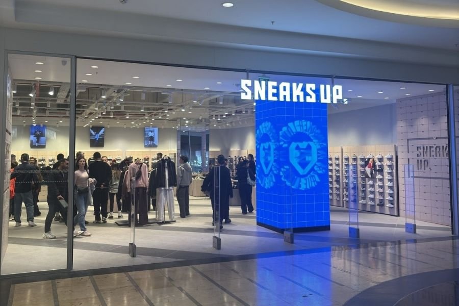 Sneaks Up- İstanbul Akbatı AVM
